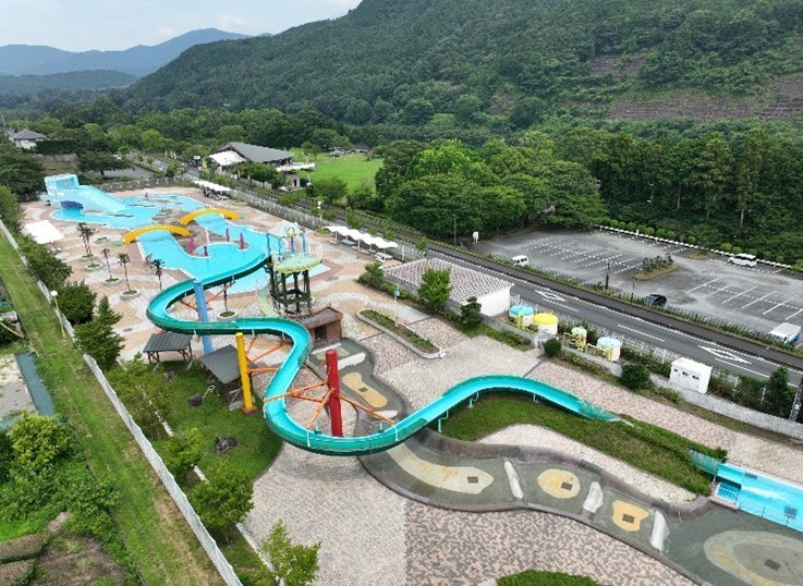 遊水プール鏡の写真